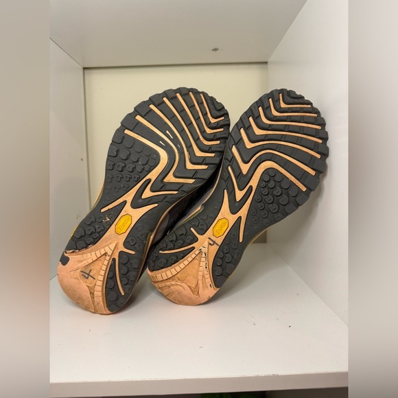 Merrell Women's Siren Edge 3 hiking shoes size 8.5 grey and pink/ orange - Picture 7 of 7